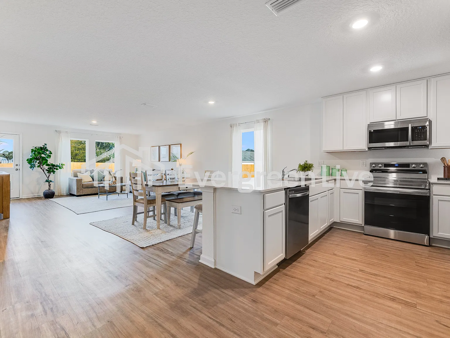 3 bed, 2.0 bath, 1474 sqft, $1,755 — Photo 2