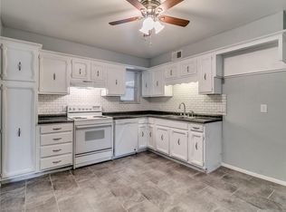 3304 N Viewpoint Dr, Midwest City, OK 73110