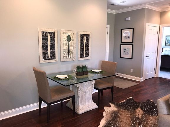 4th image of 1104 Leawood Dr #1104