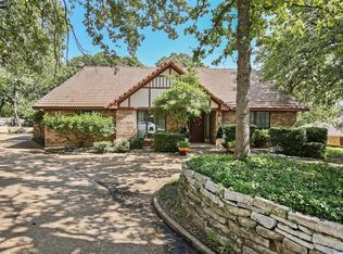 6155 High Woods Ct, Fort Worth, TX 76112