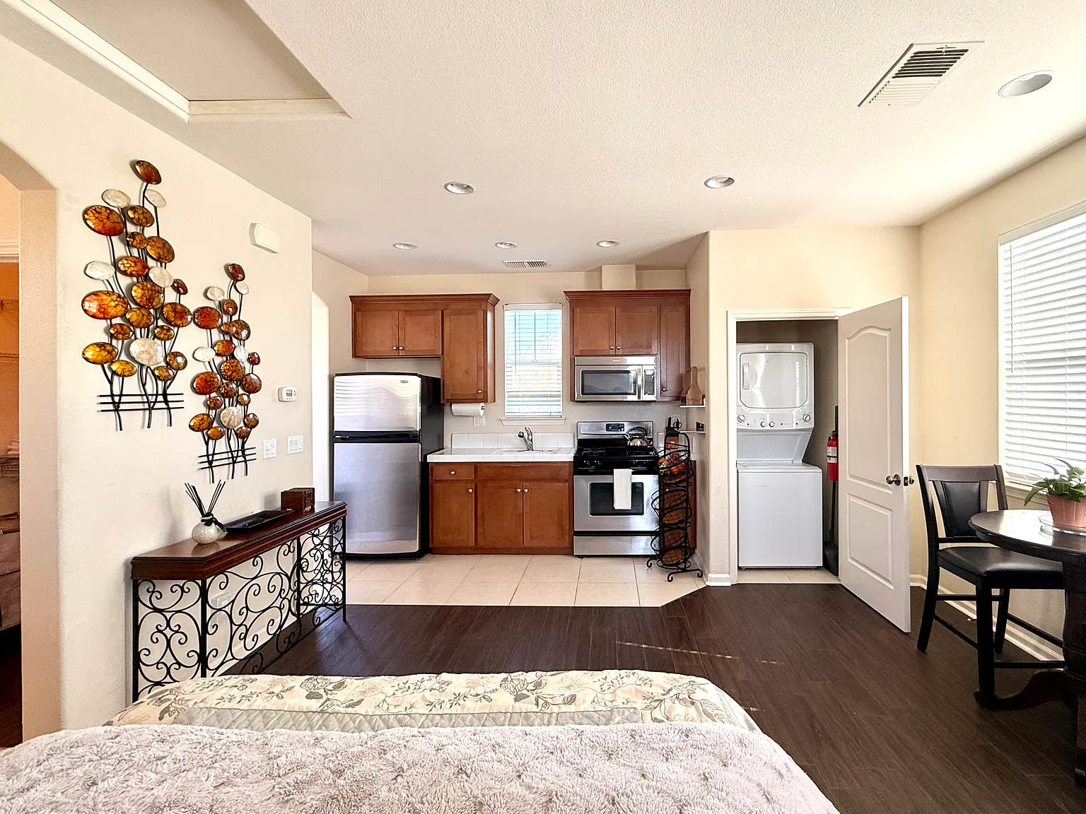 360 W Piedmont Dr — Photo 3