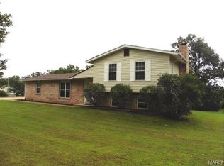 151 Farmview Rd, De Soto, MO 63020