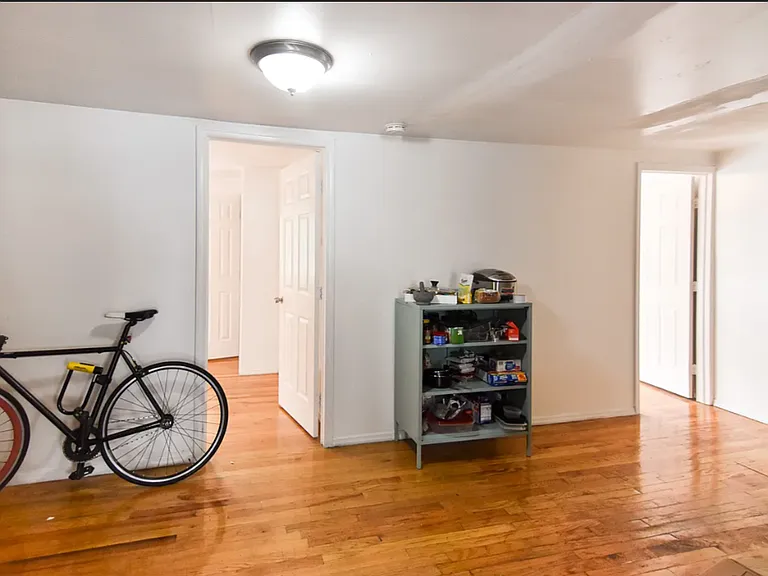 185 Metropolitan Ave #1R — Photo 4
