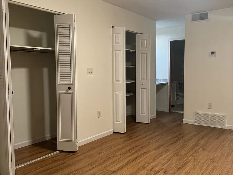 2124 Cherokee Pkwy — Photo 2