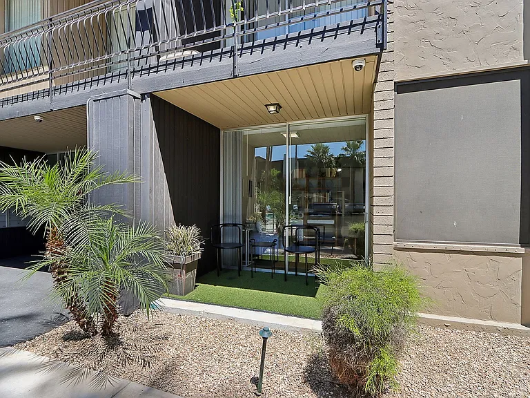 27-web-or-mls-N 7th Ave-S0905-025