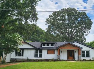 5435 Shadburn Ferry Rd, Buford, GA 30518