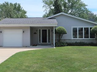 5333 W Bottsford Ave, Greenfield, WI 53220