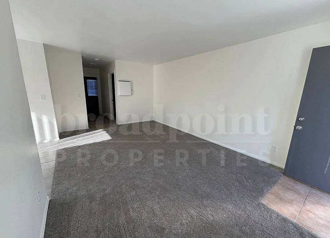 Building Photo - 339 W 15th Ave #3