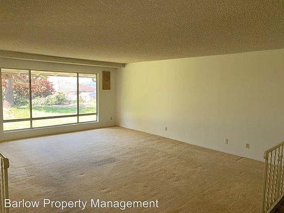 5th image of 814 Valley Vista Dr