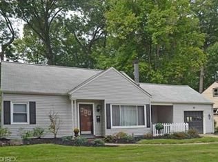68 Eagle Cliff Dr, Bay Village, OH