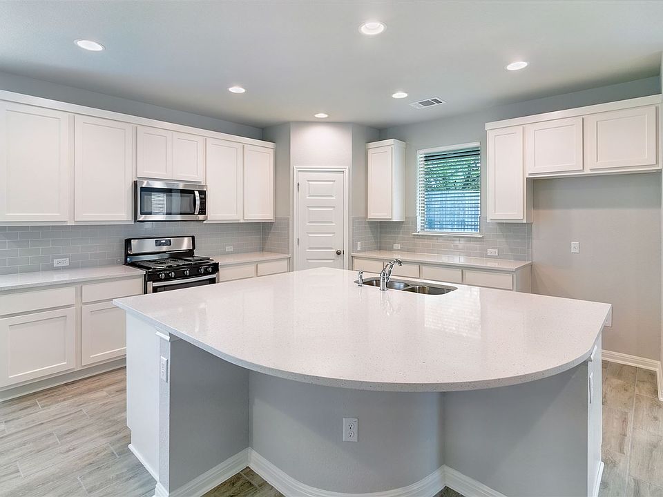 1st image of 124 Driftwood Hills Way