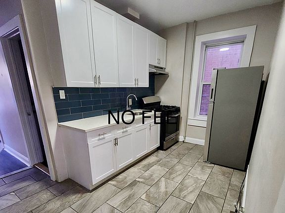 4th image of 237 Fowler Ave #3L
