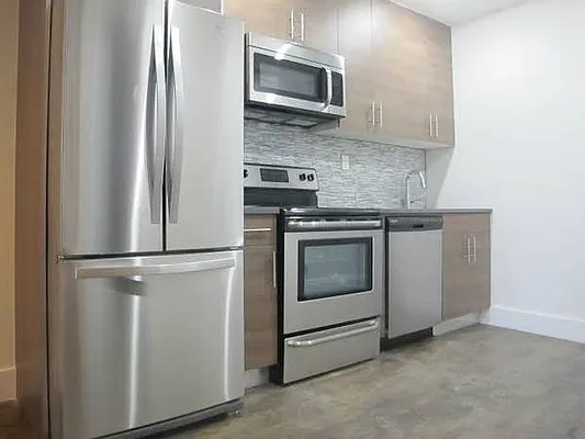 Rented by P Management | media 62