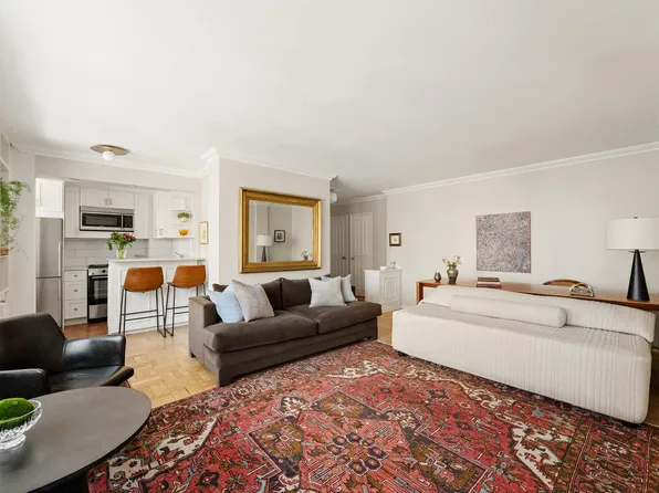39 Gramercy Park North image 1 of 8