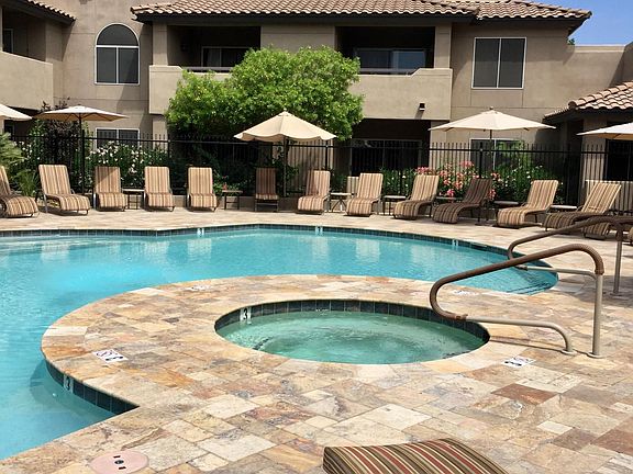 Community pools/spa & Club House