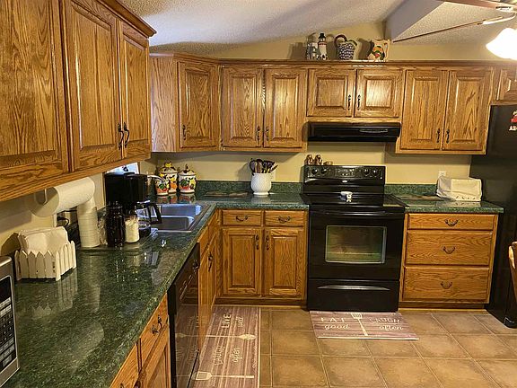5th image of 157 River Lake Dr