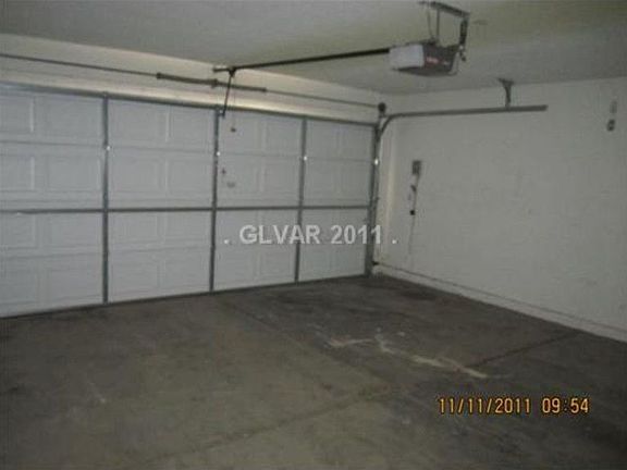 3rd image of 6011 Stone Hollow Ave