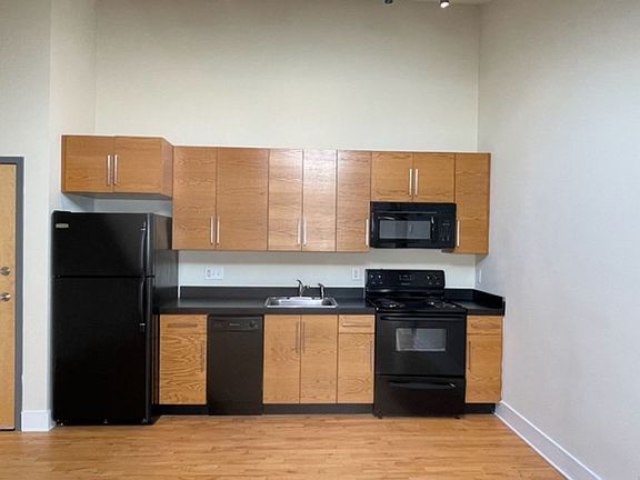 5th image of 215 E Bank St APT 8