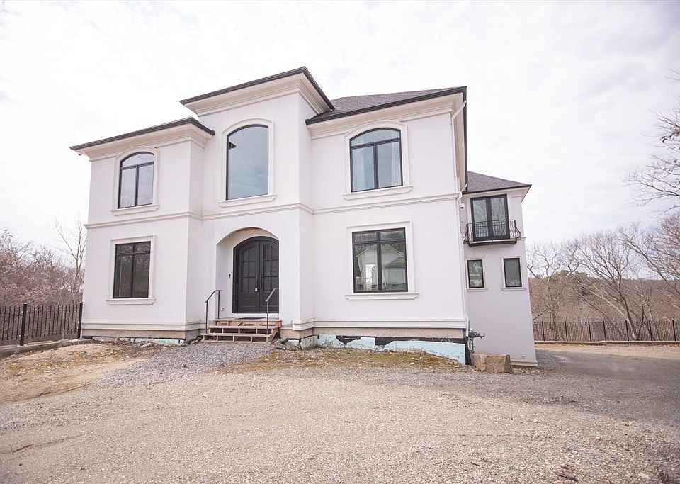 1st image of 12 Gianna Dr