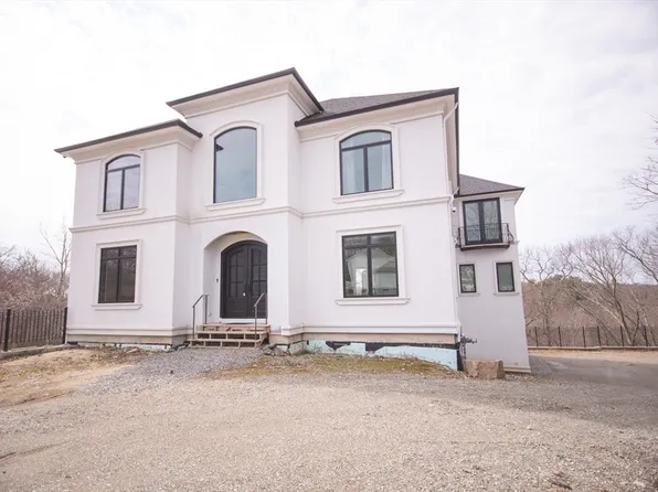 12 Gianna Dr, Saugus, MA 01906