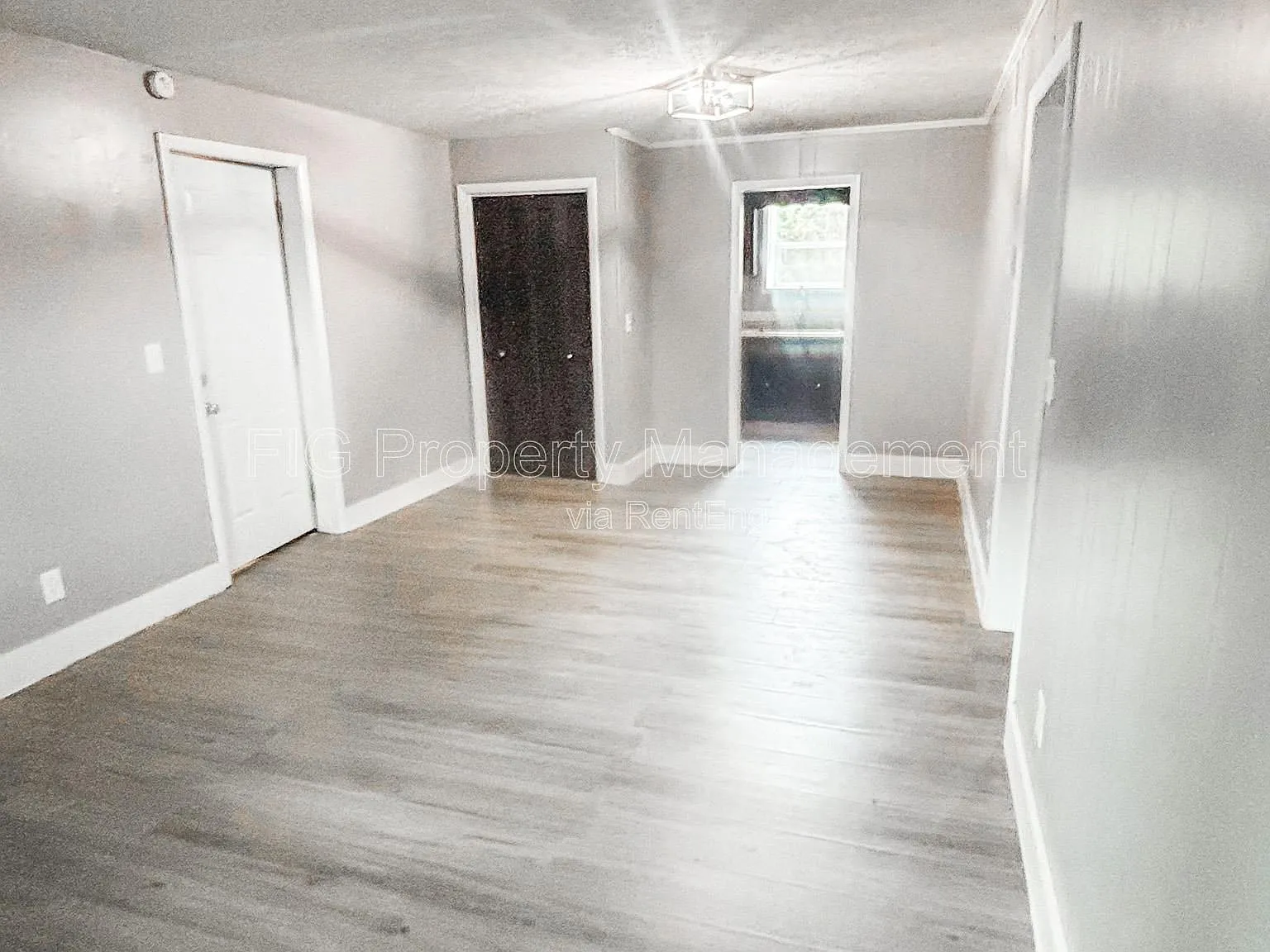 2 bed, 1.0 bath, $925 — Photo 4