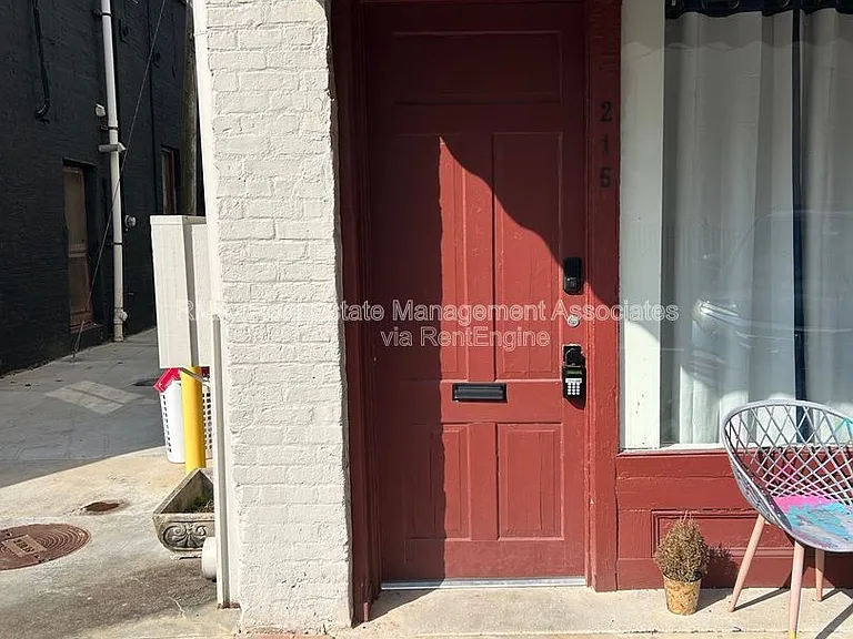 215 Main St #2A — Photo 1