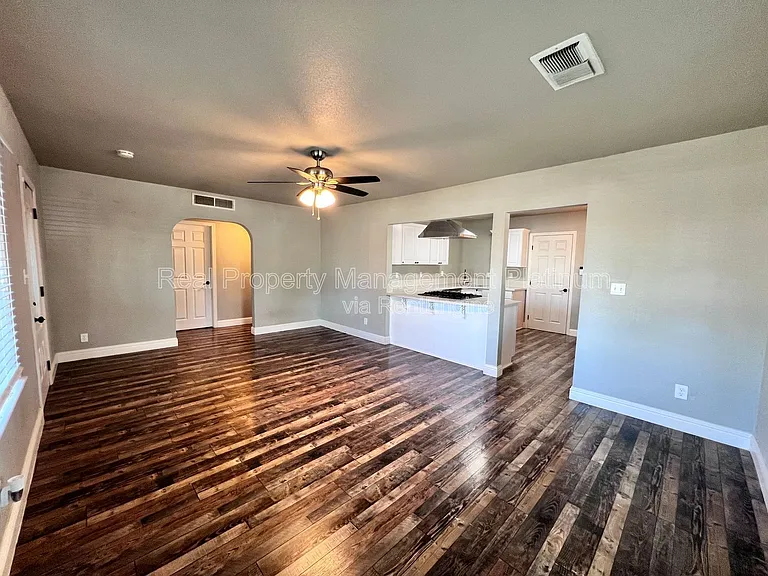 645 W Andrews Ave — Photo 11