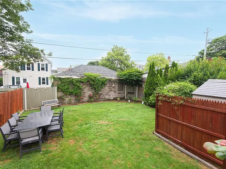 32 Hammond St — Photo 30