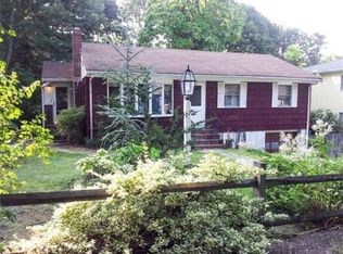 49 Vernon St, Hyde Park, MA 02136