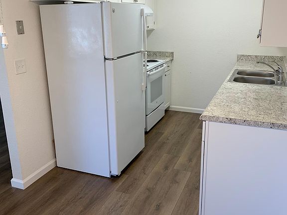 Lefthand side of kitchen taken from dining area
