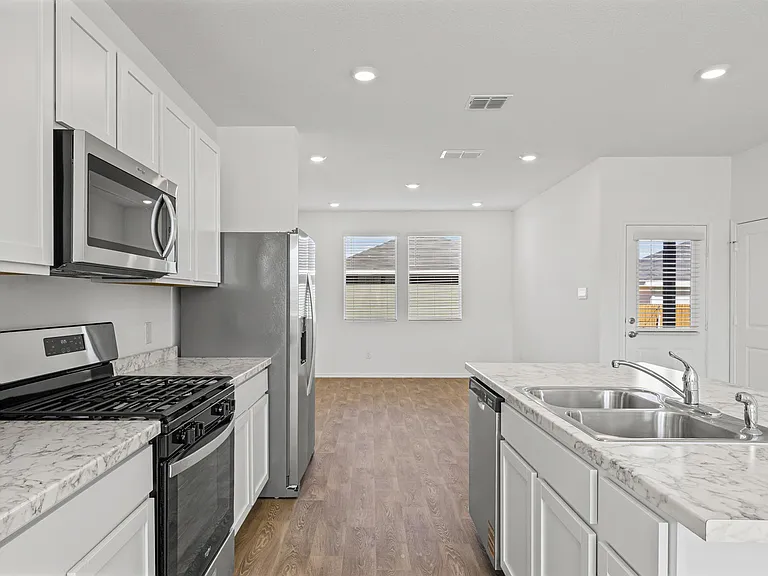 310 Puerto Plata Ave — Photo 4