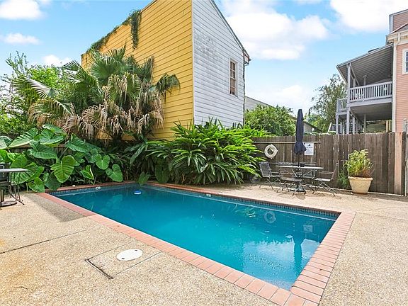 4th image of 1922 Prytania St Unit 1922