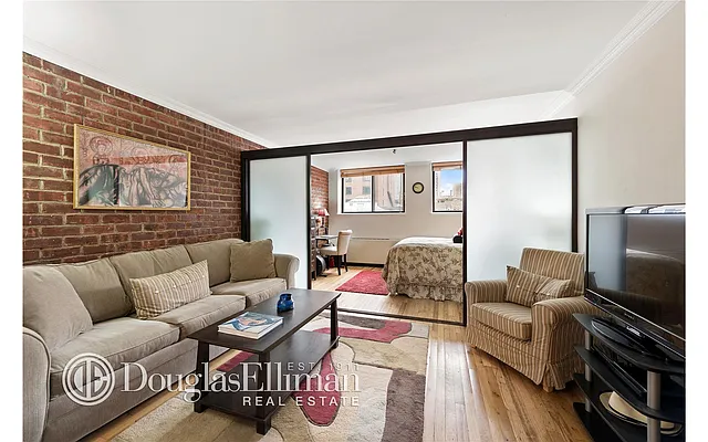 Rented by Douglas Elliman | media 8