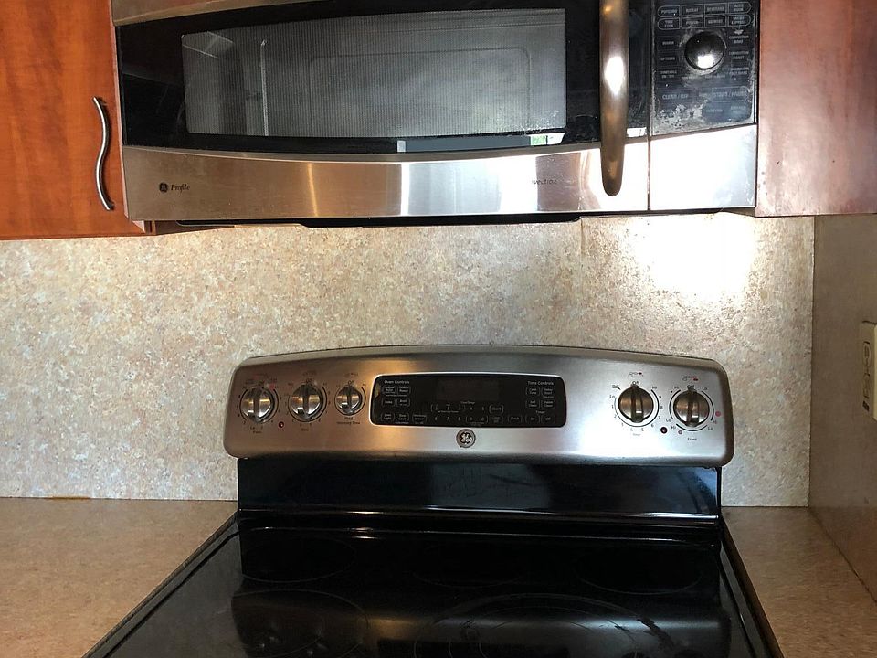 1st image of 17190 SW 94th Ave #102