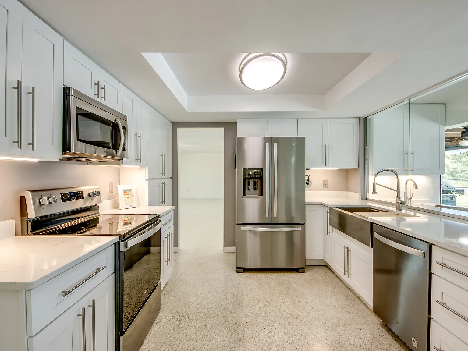 3 bed, 2.5 bath, 1769 sqft, $3,000 — Photo 3