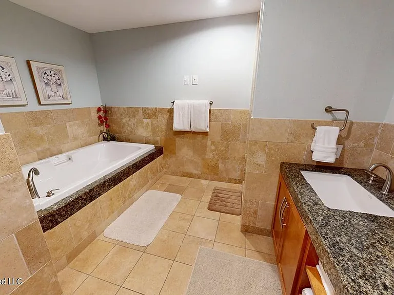2060 Beach Blvd #901 — Photo 21