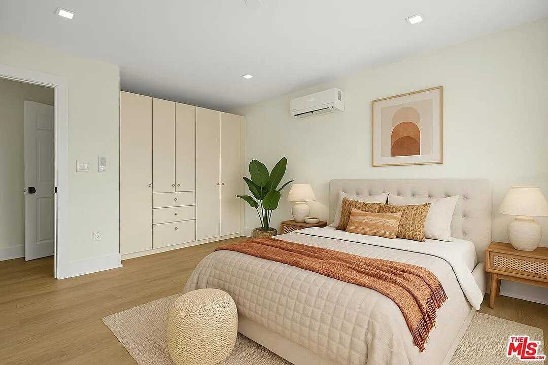 Building Photo - 420 S Sepulveda Blvd #24