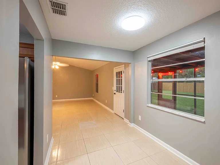 1623 Twin Oak Dr E — Photo 20