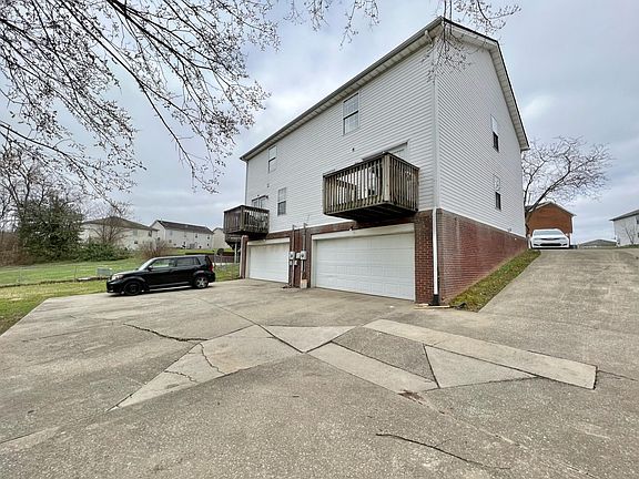 3rd image of 616 Sherard Cir #618