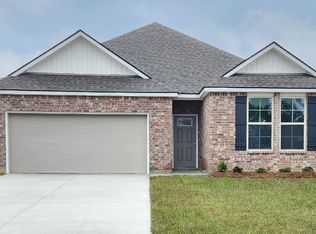 65333 Tribute Dr, Lacombe, LA 70445