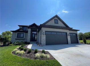 16019 S Twilight Ln, Olathe, KS 66062