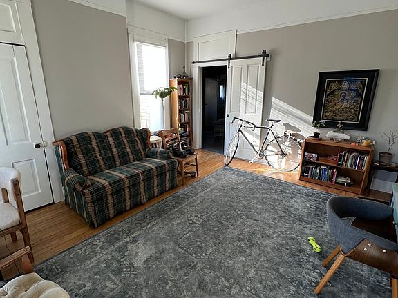4th image of 217 E 1st St #2