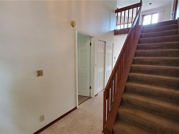 3rd image of 43 Cambridge Ct