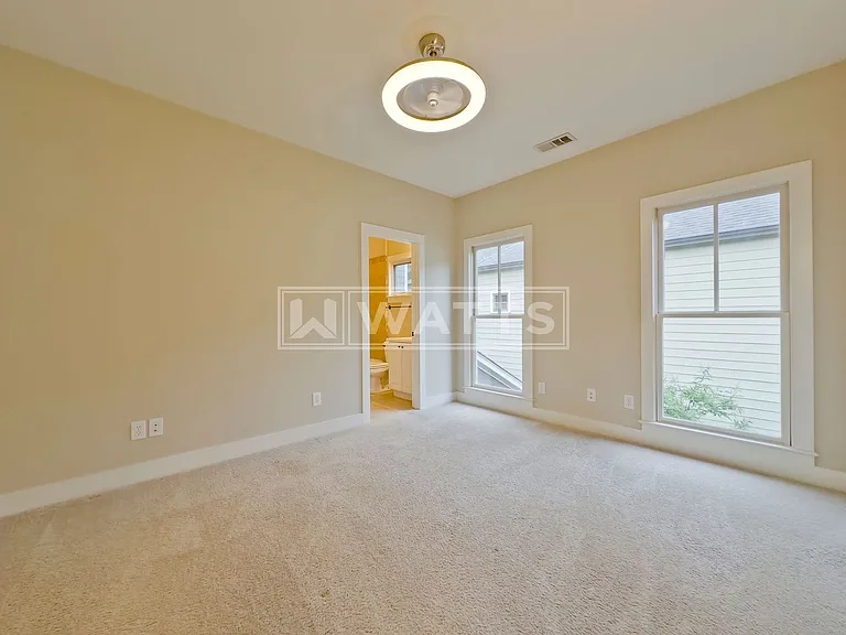216 Hawthorn St — Photo 22