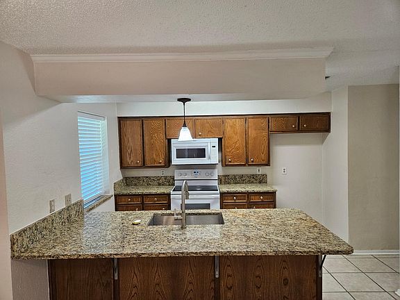 4th image of 1518 Highpoint Dr