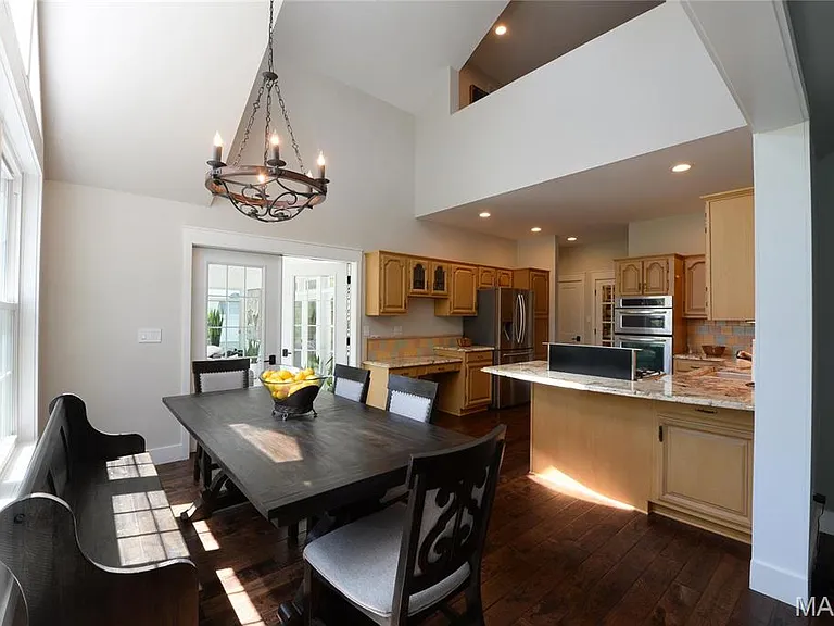 1306 S Geyer Rd — Photo 33