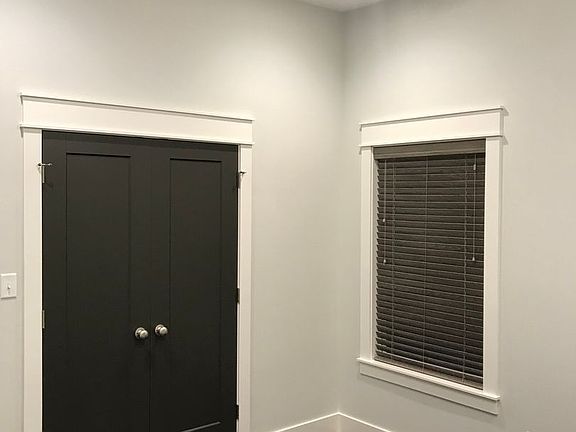 5th image of 305 S Pine St #1