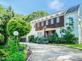 813 Old Town Rd, Port Jefferson Station, NY 11776