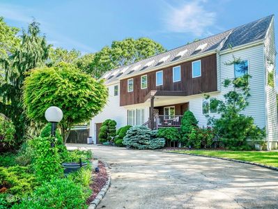 813 Old Town Rd, Port Jefferson Station, NY, 11776