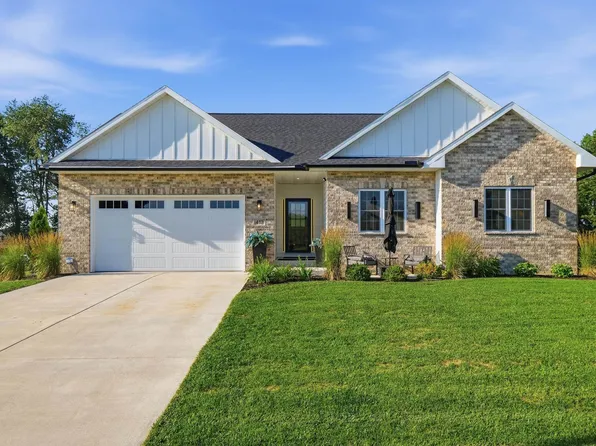 413 Gunderson Dr, Portage, WI 53901